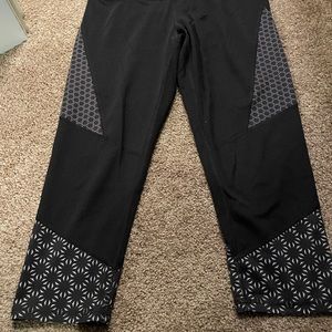 Black and gray capri leggings